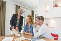 Wer eine Immobilie besitzen möchte, muss vorher Einiges tun – ob die Finanzierung planen oder die energetische Sanierung angehen.<br />Bild: Zukunft Altbau