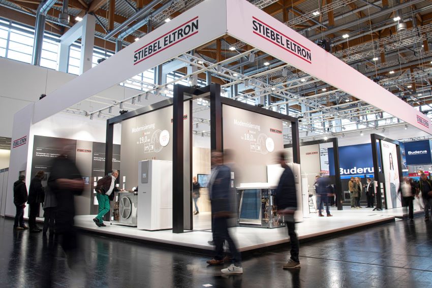 Besucher können sich am Messestand unter anderem über...