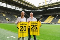 Spektakuläre Neuverpflichtung, Vertrag (vorerst) bis 2025: Heizungshersteller STIEBEL ELTRON ist neuer Premium- und Nachhaltigkeitspartner des Fußball Bundesligisten Borussia Dortmund. Die Geschäftsführer Carsten Cramer (BVB, links) und Dr. Nicholas Matten (STIEBEL ELTRON) bei der offiziellen Bekanntgabe.<br />Bild: <a href=" https://www.stiebel-eltron.de/de/home.html" target="_blank">Stiebel Eltron</a>