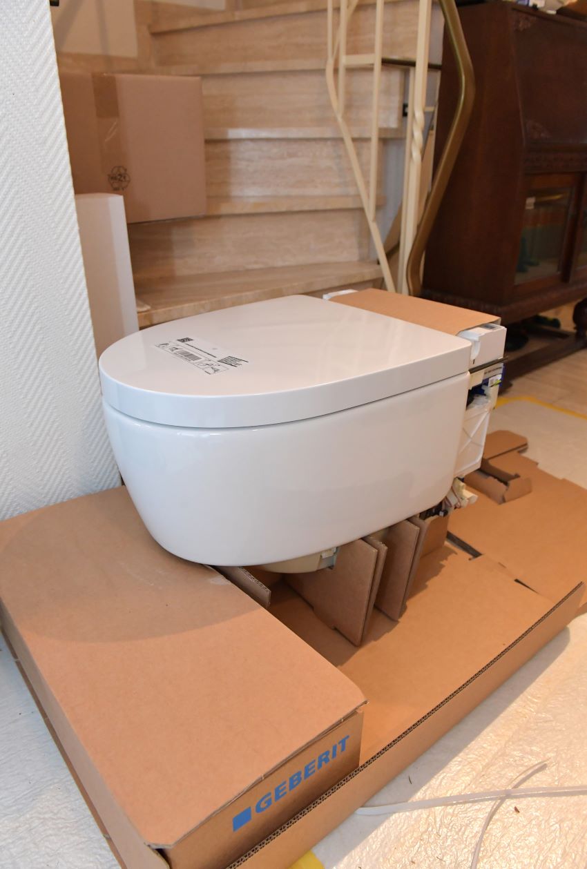 Die Verpackung der Geberit AquaClean Dusch-WCs dient...