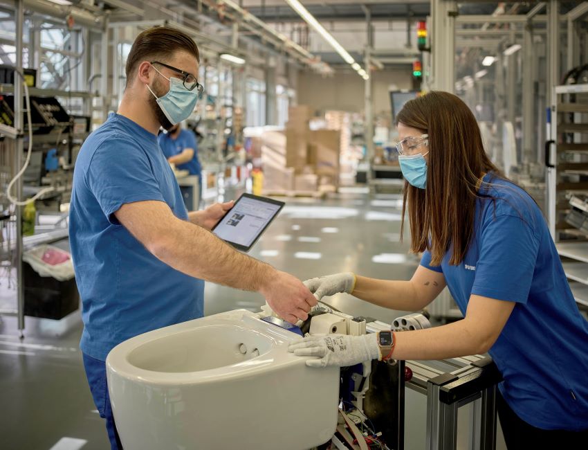 Die ausgeklügelte Technik der Geberit AquaClean Dusch-WCs...