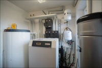 Eigenheimbesitzer, die ihre alte und klimaschädliche Heizung gegen eine moderne Wärmepumpe austauschen, können hohe staatliche Fördergelder in Anspruch nehmen.<br />Bild: txn/Bundesverband Wärmepumpe e.V.<br />