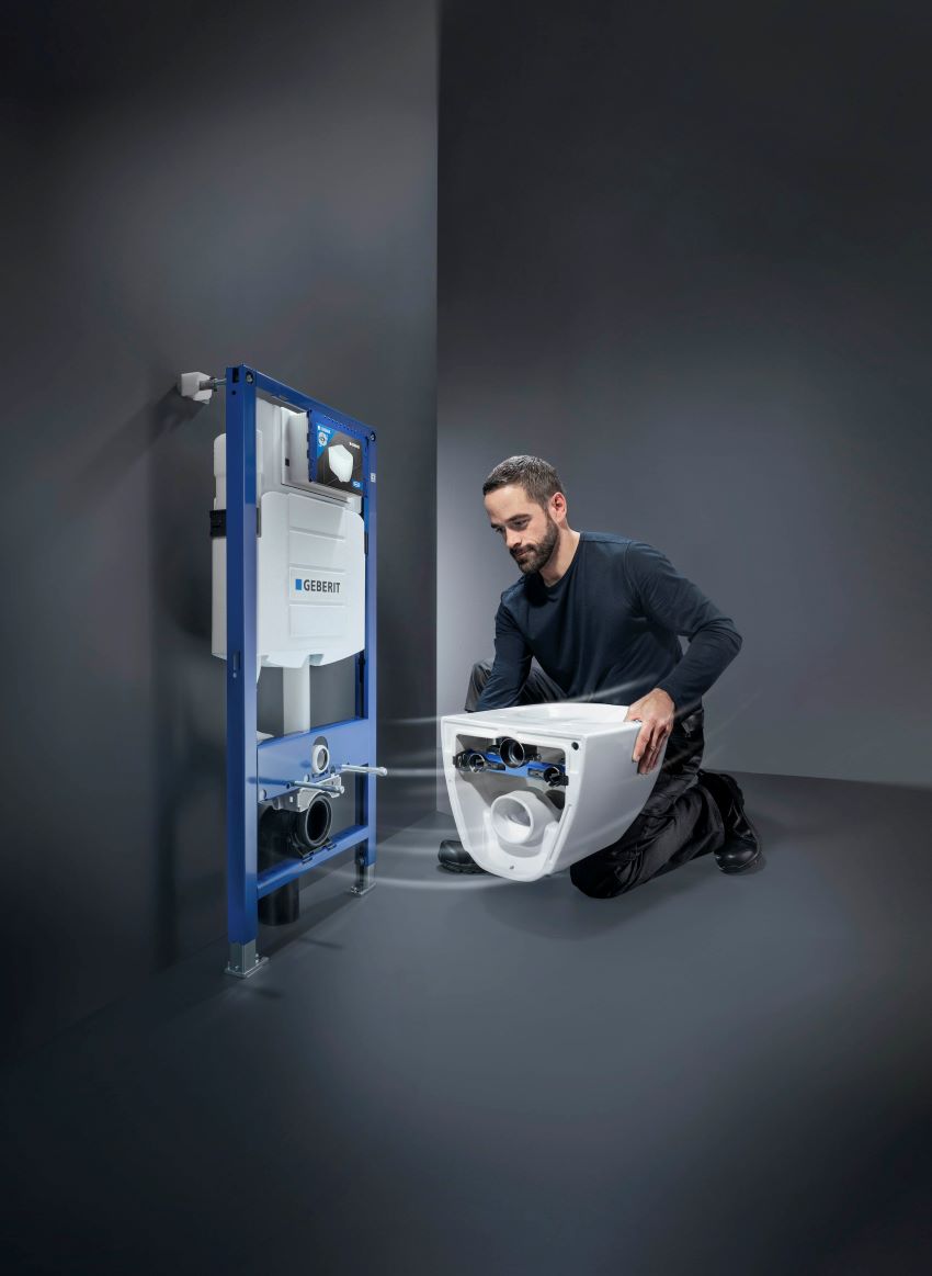 Das neue Geberit Acanto WC ist ab Werk mit einem Wandfixierungselement...