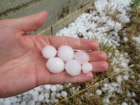 Hagelstürme werden häufiger und heftiger. Glasflächen von Wintergärten sind bei extremem Unwetter besonders gefährdet. <br />Bild: Schanz