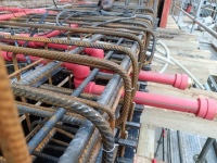 Bei einem Hochhaus-Ensemble in Frankfurt wurde das Sprinklersystem aquatherm red aus Polypropylen installiert.        <br />Bild: Systeex Brandschutzsysteme GmbH