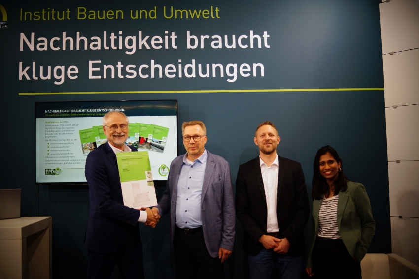 Im Rahmen der BAU in München wurde dem Senior Produktmanager...