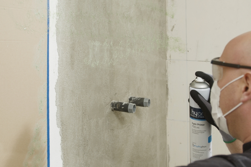 2. Primerspray auftragen