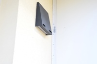 Der Schalldämmlüfter iV14-Zero Connect gewährleistet eine leise Belüftung und lässt sich dank Funksteuerung kabellos steuern und installieren. <br />Bilder: inVENTer GmbH