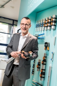 Langjähriger Spezialist in Sachen Weiterbildung: Im Geberit Informationszentrum Langenfeld (GIZ) führt Friedrich Stöckl beispielsweise auch durch die Seminare „Fit für Trinkwasser“ – Fachkraft Trinkwasserhygiene.