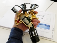 Ein Systemtrenner wird transparent: Welche Komponenten in der Trinkwasserinstallation von Bedeutung sind und was die neue Trinkwasserverordnung fordert, thematisiert die Schulung „Fit für Trinkwasser“ in vielen Details.