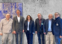 ACO Haustechnik und elastoform gehen gemeinsame Wege. V.l.n.r.: Walter Lübeck (elastoform), Jan Radzey (ACO), Stefani Abraham (elastoform), Bernd Abraham (elastoform), Manfred Fricke (elastoform), Wilco Früh (M&A für ACO). <br />Bild: ACO Haustechnik<br /><br />