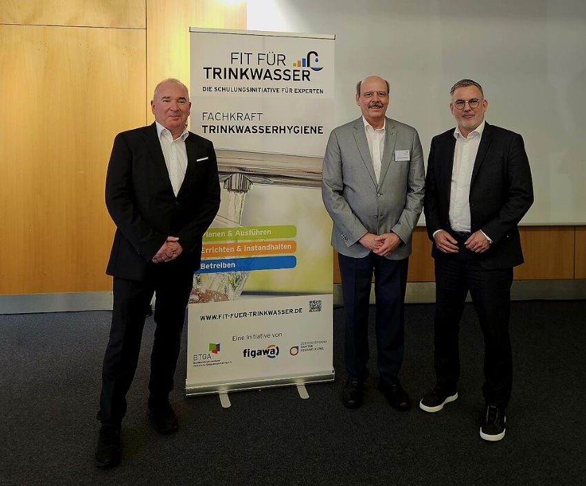 [3 GFs]: Andreas Müller (ZVSHK), Clemens Schickel (BTGA)...