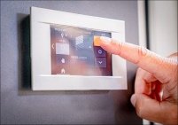 Smart-Home-Technik macht das Wohnen sicherer, komfortabler.......