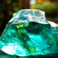 Aus Kunstharz geformter Stein <br />Bild: matthiasboeckel / pixabay.com