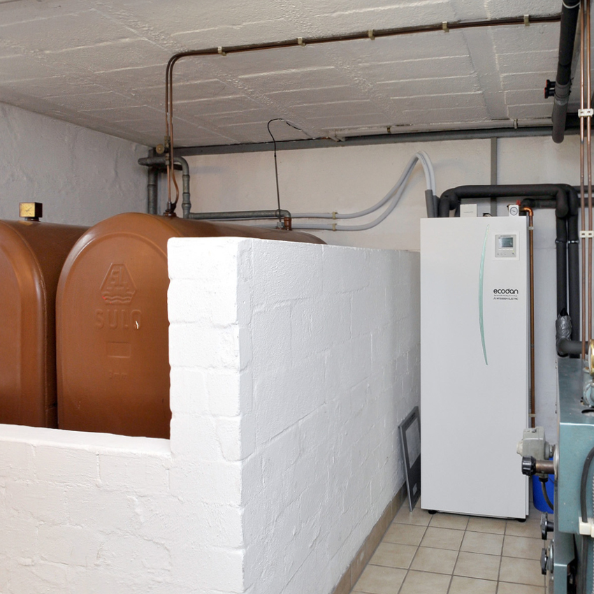 Hybridsystem bei der Arbeit: Öl-Kessel und Wärmepumpe...