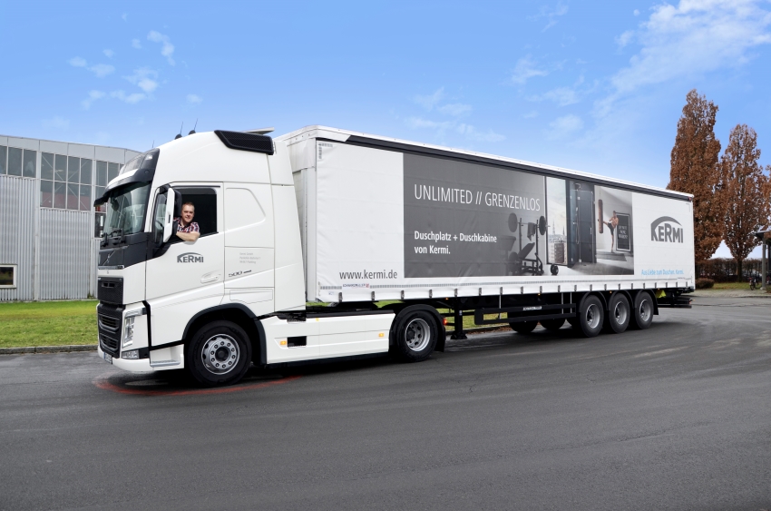 Die Kermi Lkw-Flotte liefert auch weiterhin die Duschen...