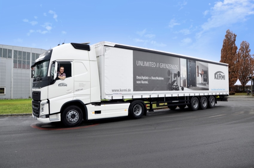 Die Kermi Lkw-Flotte liefert auch weiterhin die Duschen...