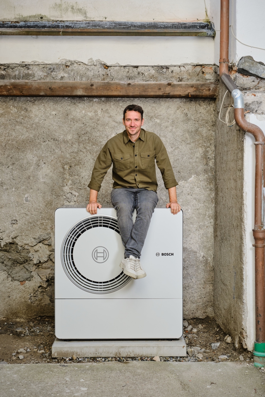 Die Bosch Compress 6800i AW sorgt im Zweifamilienhaus...