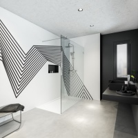 Die RenoDeco Oberflächen wirken wie aus einem Guss. Graphische Linien sorgen hier für einen eleganten, futuristischen Look und passen hervorragend zum Bäder-Trendthema Schwarz. 