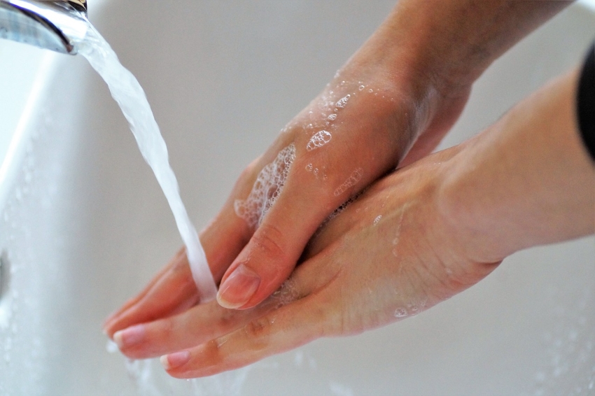 Bild:pixabay.com/de/photos/h%C3%A4nde-waschen-hygiene-netz-seife-4940196...