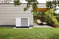 Im Fokus der IFH/Intherm steht auch die neue, vollmodulierende Wärmepumpe GreenFOX® von ÖkoFEN. GreenFOX® erkennt als weltweit erste automatisch, wann Strom günstig und sauber ist und optimiert die Wärmeerzeugung dementsprechend.