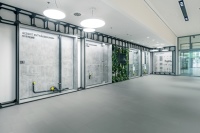Eigene Ausstellungsbereiche im neuen Geberit Mapress Produktionsgebäude in Langenfeld sind den Systemlösungen gewidmet.