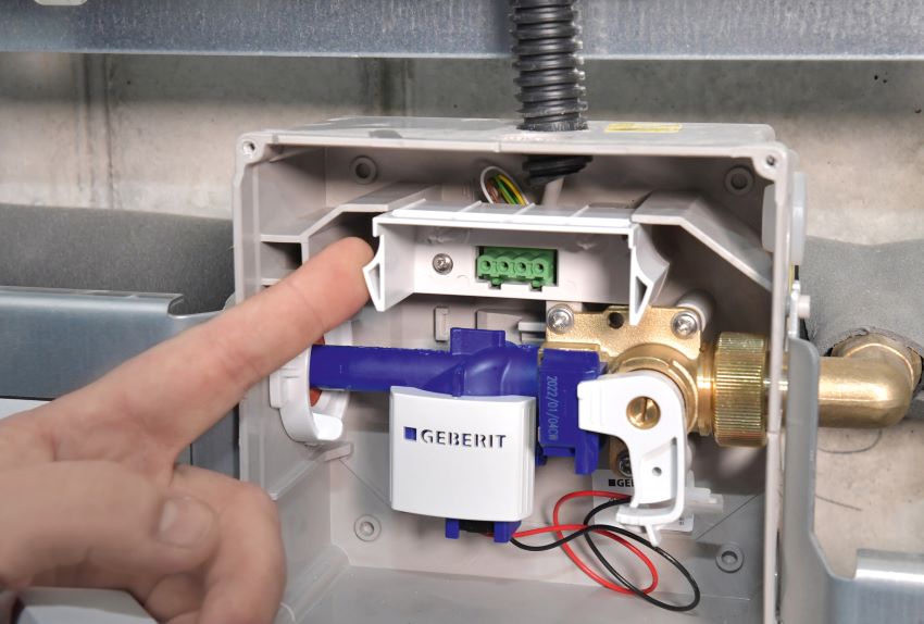 Der Geberit Connect Buskonverter kann bei bestehenden...