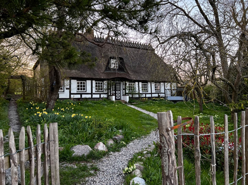 Im idyllischen Pommerholm in Norddeutschland wurde...