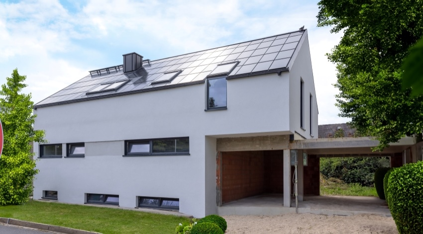 Das Einfamilienhaus mit Baujahr 1969 wurde aufwendig...