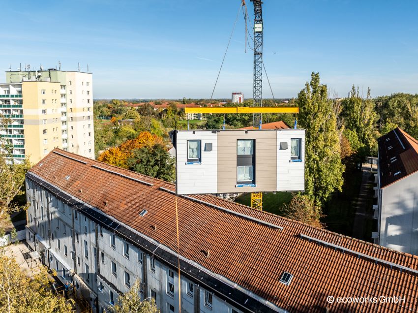 Serielle Sanierung + iV-Zero Prefab: Geschosshohe Fassadenmodule...