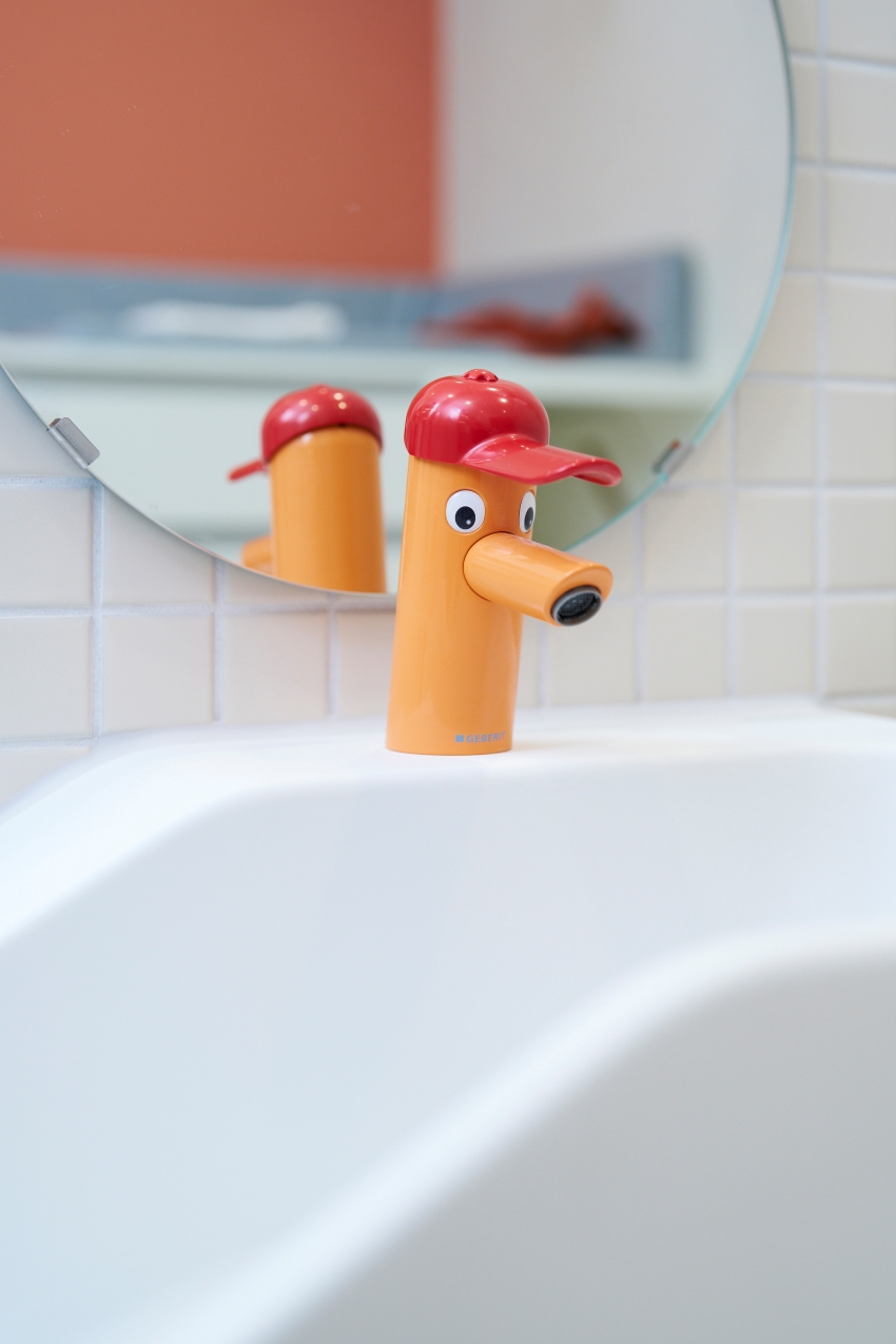 Die farbenfrohen Geberit Bambini Armaturen bringen...