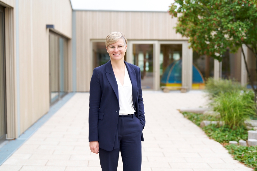 Bürgermeisterin Raphaela Gonser begrüßt die Eröffnung...