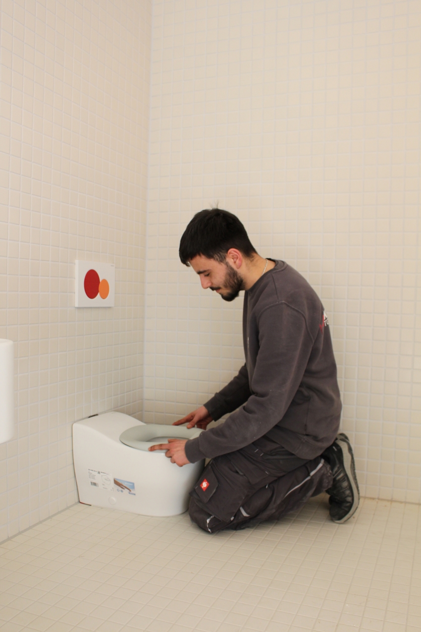 Das Geberit Bambini WC lässt sich dank des Duofix-Elements...