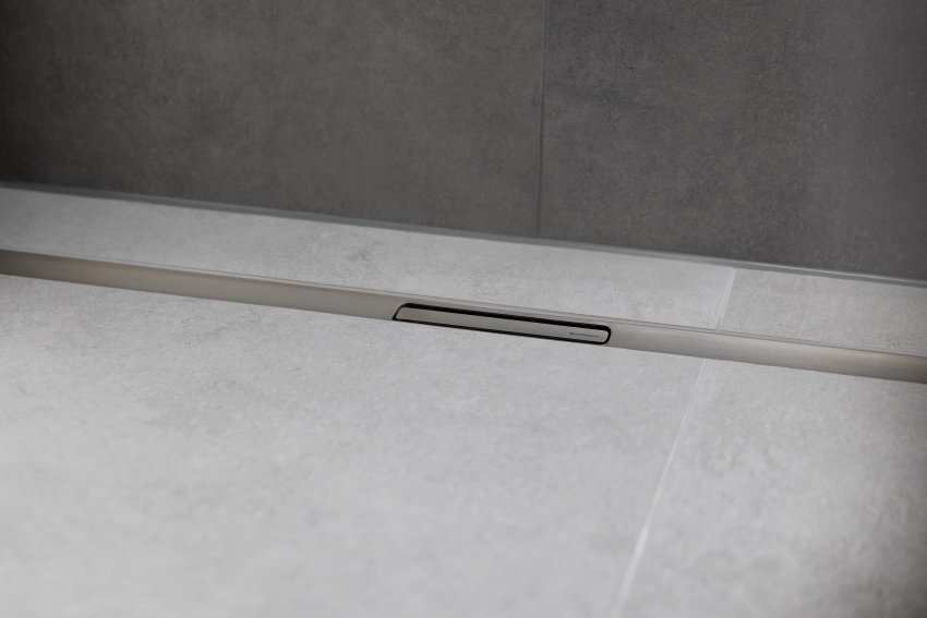 Die neue Geberit CleanLine30 Duschrinne in Edelstahl...