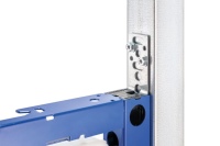 Das neue Duofix Element verfügt über integrierte ausziehbare Laschen für eine zugängliche Befestigung am Ständerwerk. Das erleichtert besonders in engen Bausituationen den Einsatz des Akku-Schraubers.