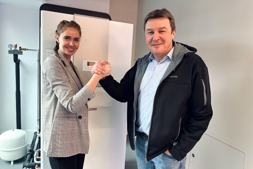 Bildunterschrift: „Challenge accepted!“ Influencerin,...