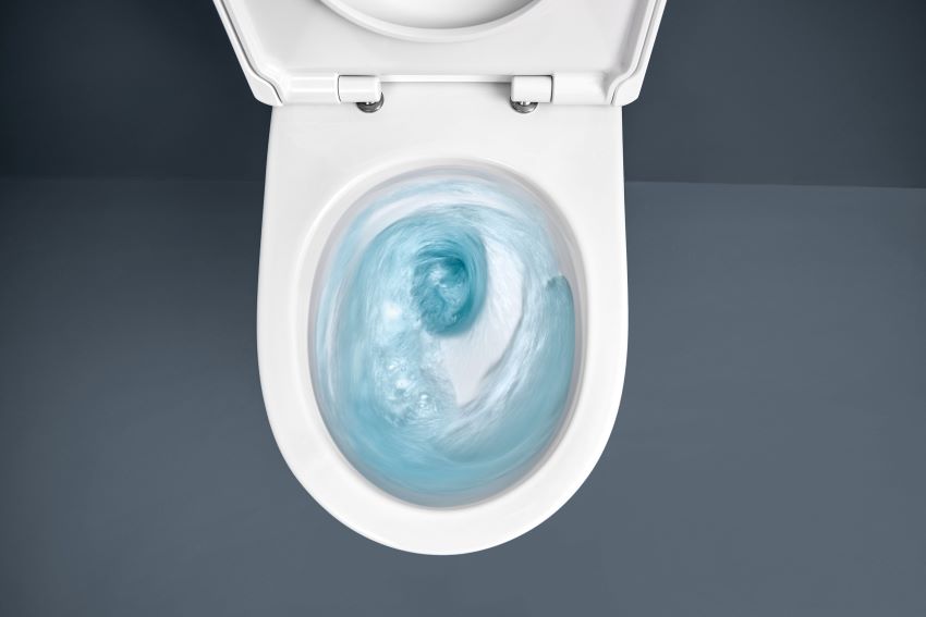 Durch die optimierte Wasserführung in der WC-Keramik...