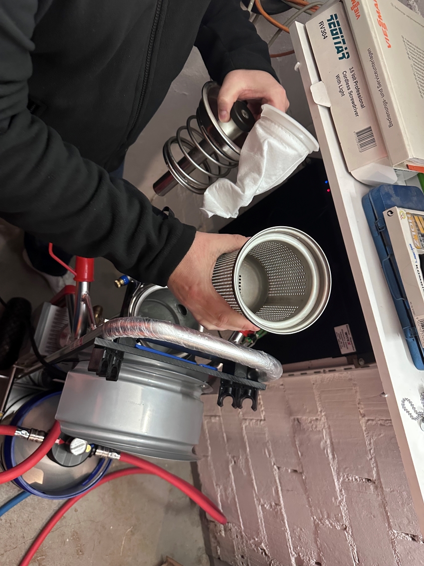 Für gründliche Sauberkeit: Der Kombi-Filter besteht...