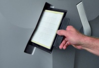 Mindestens einmal im Jahr sollte man bei seiner Lüftungsanlage einen Filterwechsel vornehmen. Die meisten Hersteller bieten inzwischen digitale Filtershops an, auf denen die gewünschten Filter bequem bestellt werden können.<br />Bild: „Initiative Gute Luft“, Köln