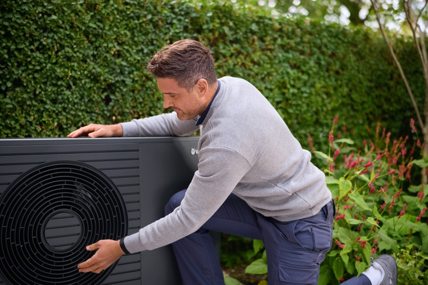 Neue Luft/Wasser-Wärmepumpe aroTHERM pro von Vaillant:...