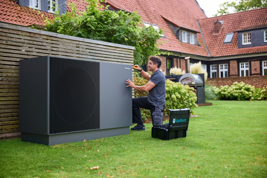 Die neue Luft/Wasser-Wärmepumpe aroTHERM perform von...