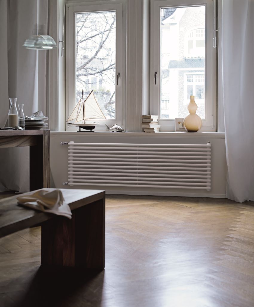 Zehnder Charleston Turned mit horizontalen Stahl-Rundrohren...