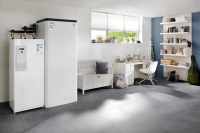 Der Roth Thermotank Quadroline – hier in Kombination mit der Roth Sole/Wasser-Wärmepumpe ThermoTerra - ist mit allen Wärmeerzeugern kombinierbar. 