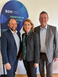 Die neuen Mitglieder im BDH-Vorstand (v. L.): Dr. Tillmann von Schroeter, Geschäftsführer Vaillant Deutschland, Kerstin Sticht, Geschäftsführerin Kermi GmbH, Erik Feijen, Geschäftsführer BDR Thermea Deutschland <br />Bild: BDH