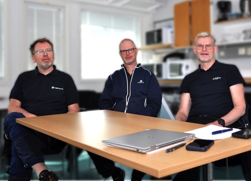Ingenieur Jim Larsson (Mitte) und Techniker Jens Hillbom...