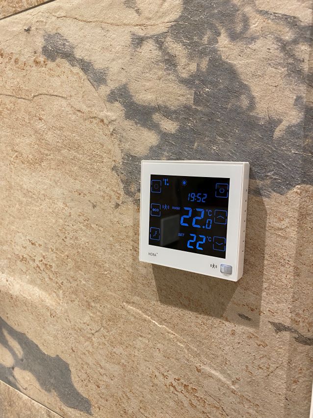 Über die Touchscreen-Raumthermostate von blossom-ic...