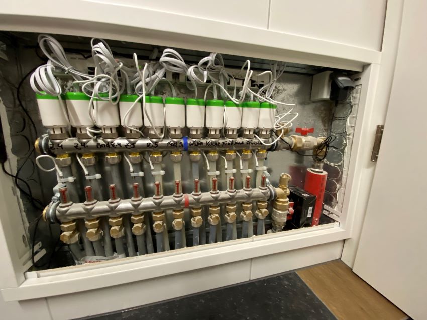Das System „Hera+“ von blossom-ic vernetzt Raumthermostate,...
