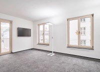Insgesamt 65 Fassadenlüfter wurden in den Büros und Besprechungsräumen von 8P verbaut. Im Kanzleialltag haben sie sich bereits bewährt: Die bedarfsgerechte Be- und Entlüftung der Räumlichkeiten sorgt für ein gesundes Raumluftklima.<br />Bilder: SIEGENIA