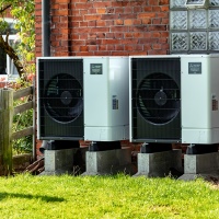 Gebündelte Power: Ecodan Kaskade für größere Leistungsbereiche