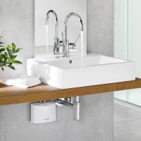 Findet Platz unter jedem Waschbecken: elektronischer Klein-Durchlauferhitzer.<br /><br />Quelle: Clage